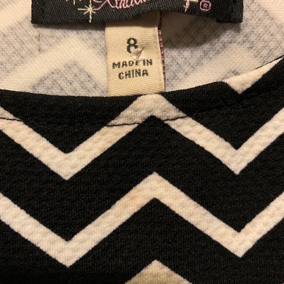 Girls Chevron print dress - Picture 2 of 3